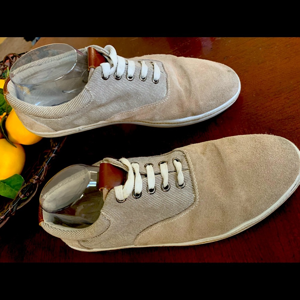 Mens size 9.5 lace up casual shoes